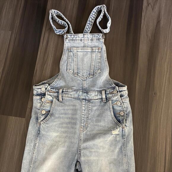 Old Navy Overalls Women 6 Light Wash Denim Bib Skinny Hip Zip Carpenter Festival - Picture 5 of 9